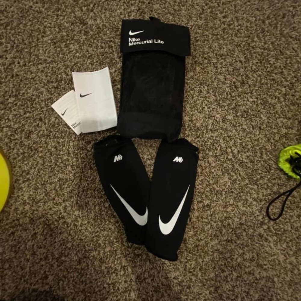 nike soccer shun gaurds